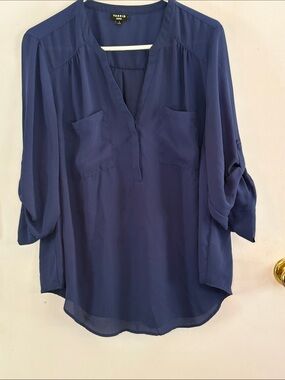 Torrid Size 1 Harper navy v-neck blouse